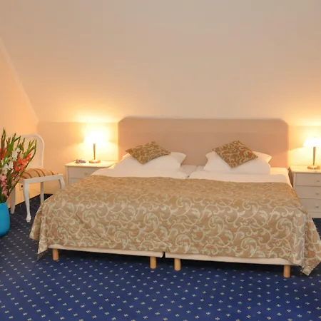 מלון Garni Kristinenhof 3*